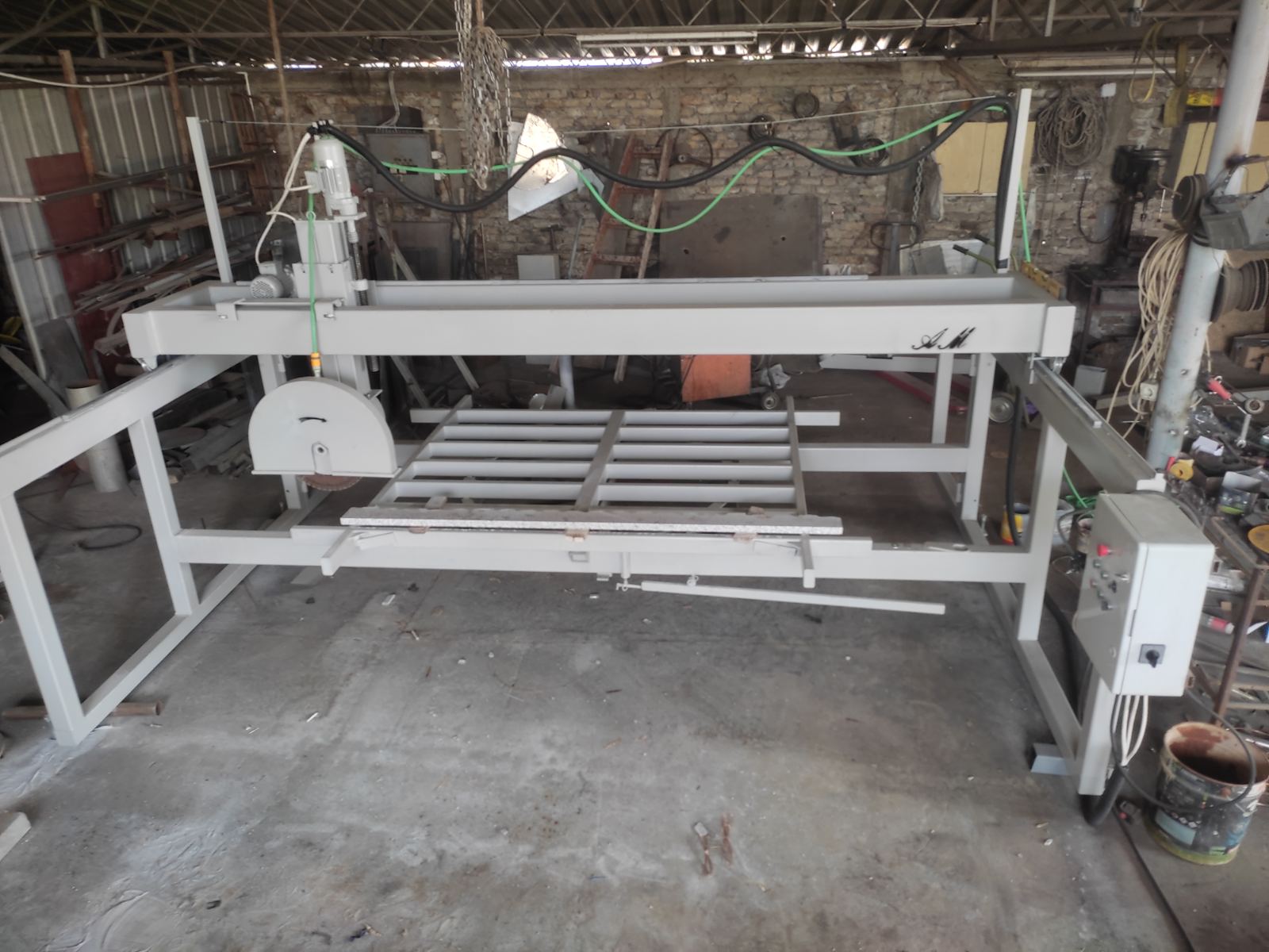 Prodajem nove mostne freze-mašine za sečenje kamena i drugih materijala