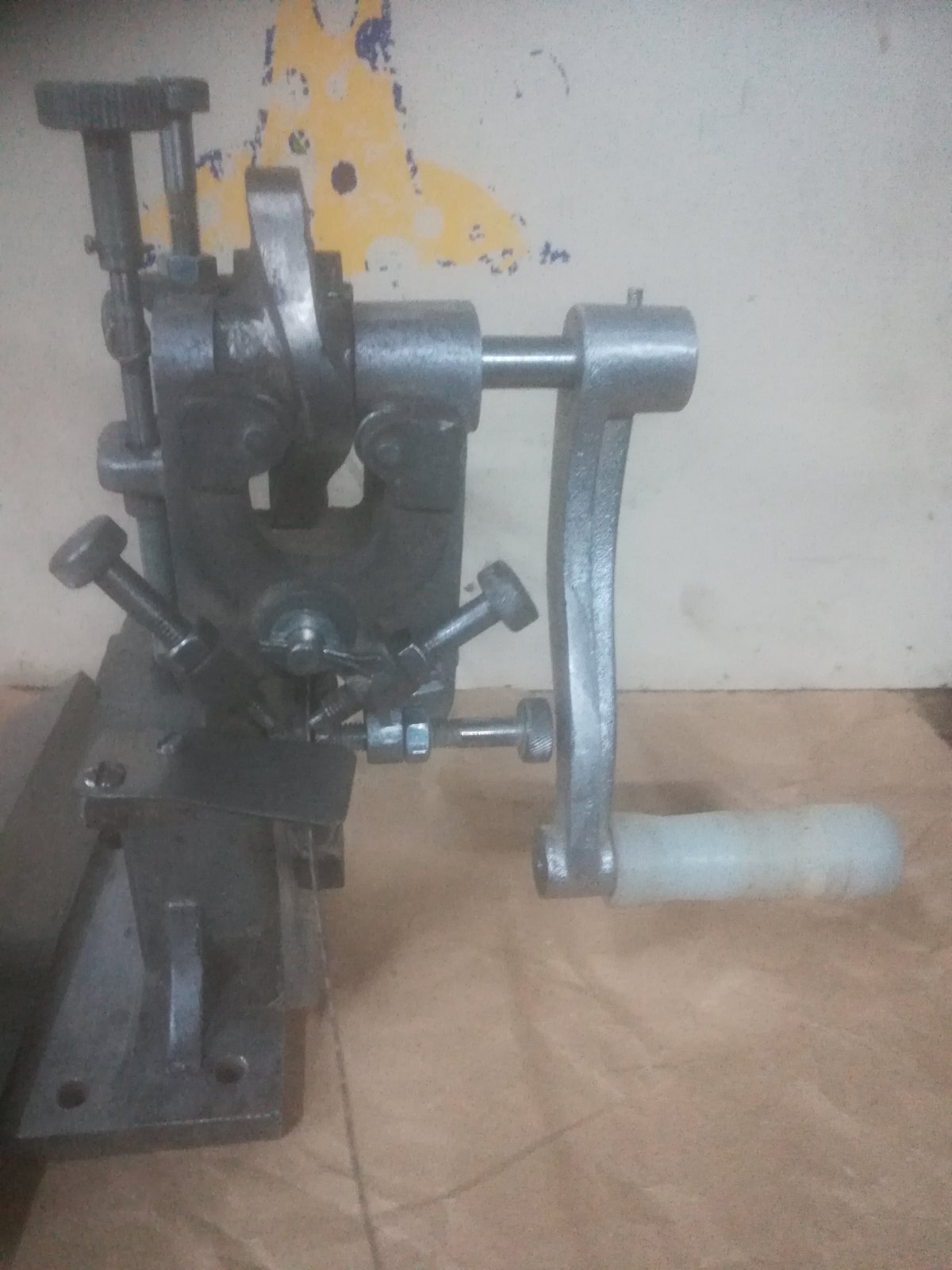 Mašina za razvrtanje zubaca.