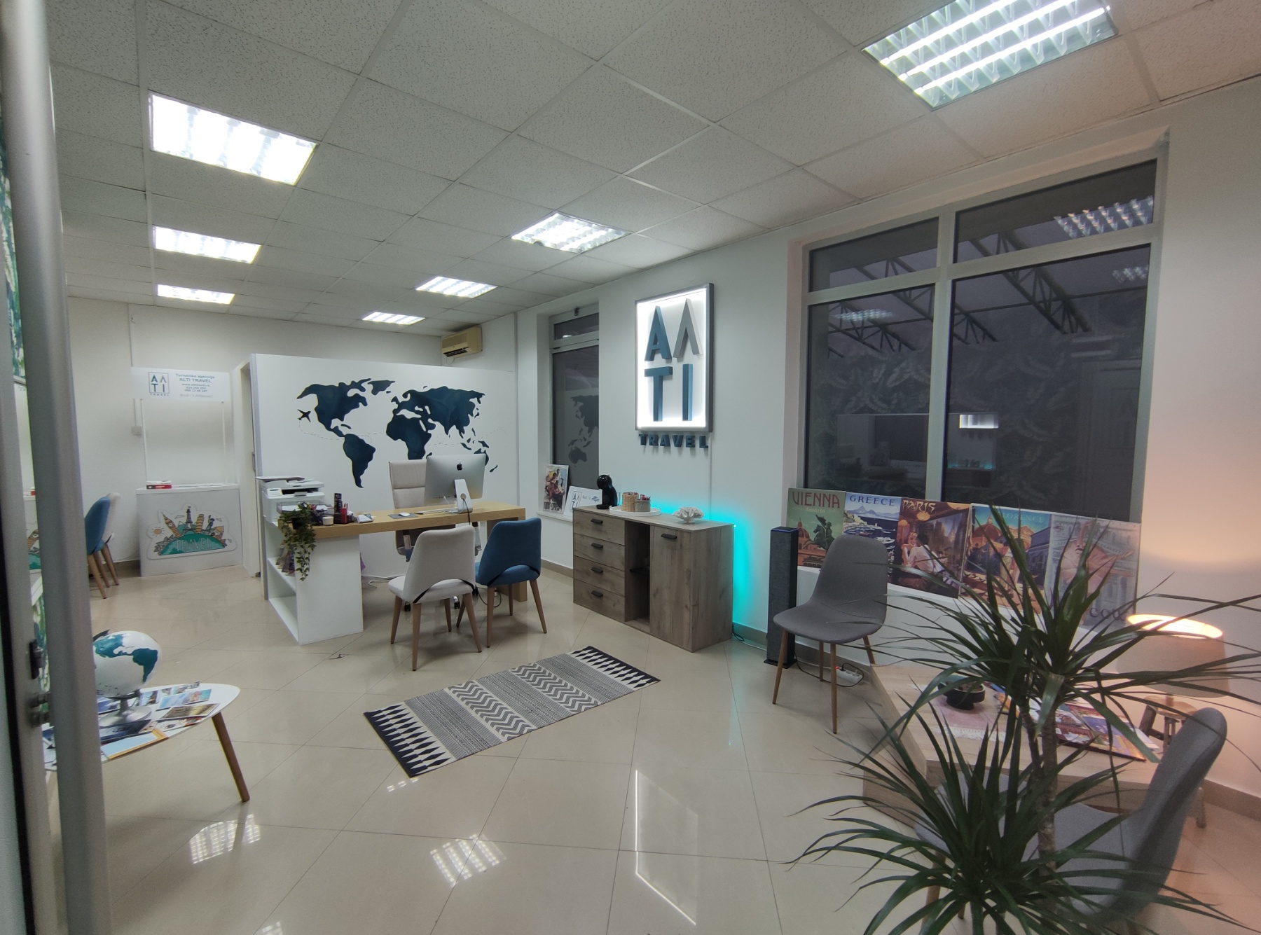 LOKAL 35M2, CENTAR, EXTRA ZONA–73.000 E