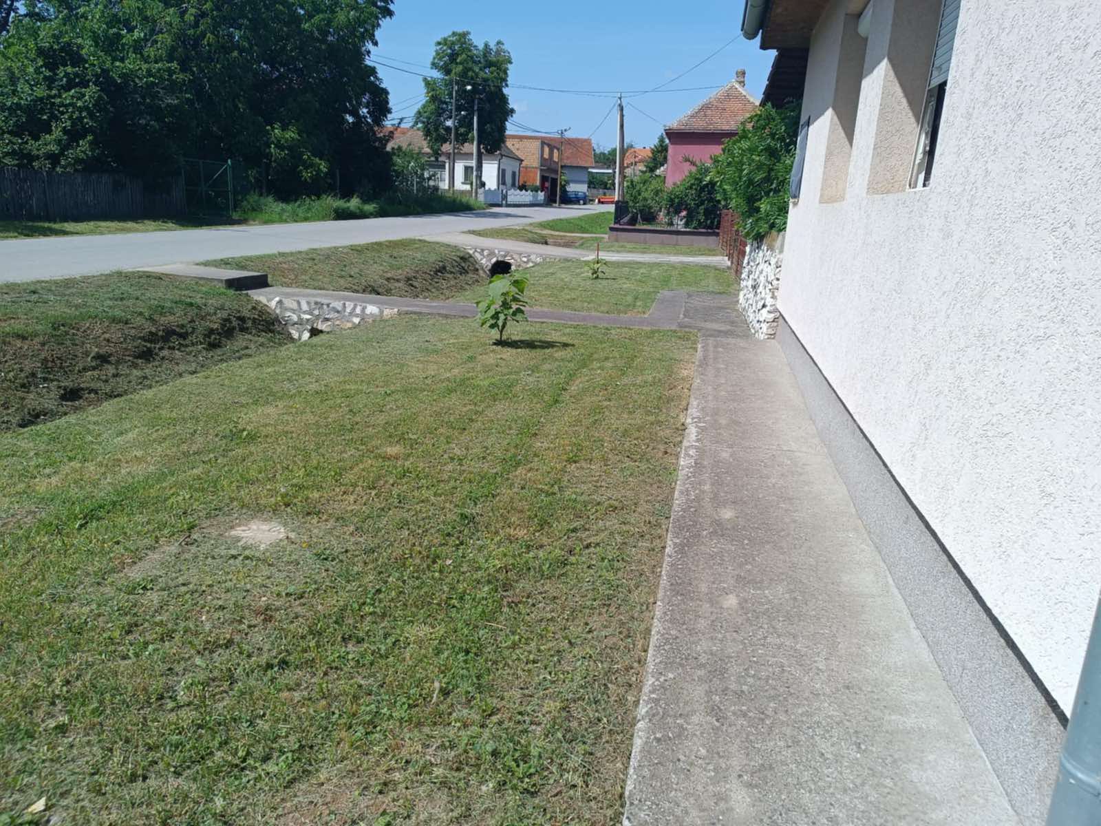 Na prodaju kuća u centru Kusadka