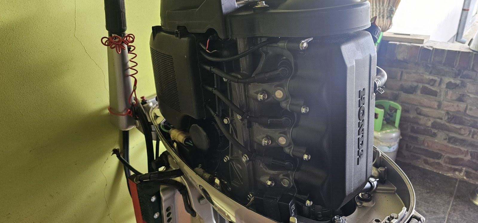 Motor za gliser Honda