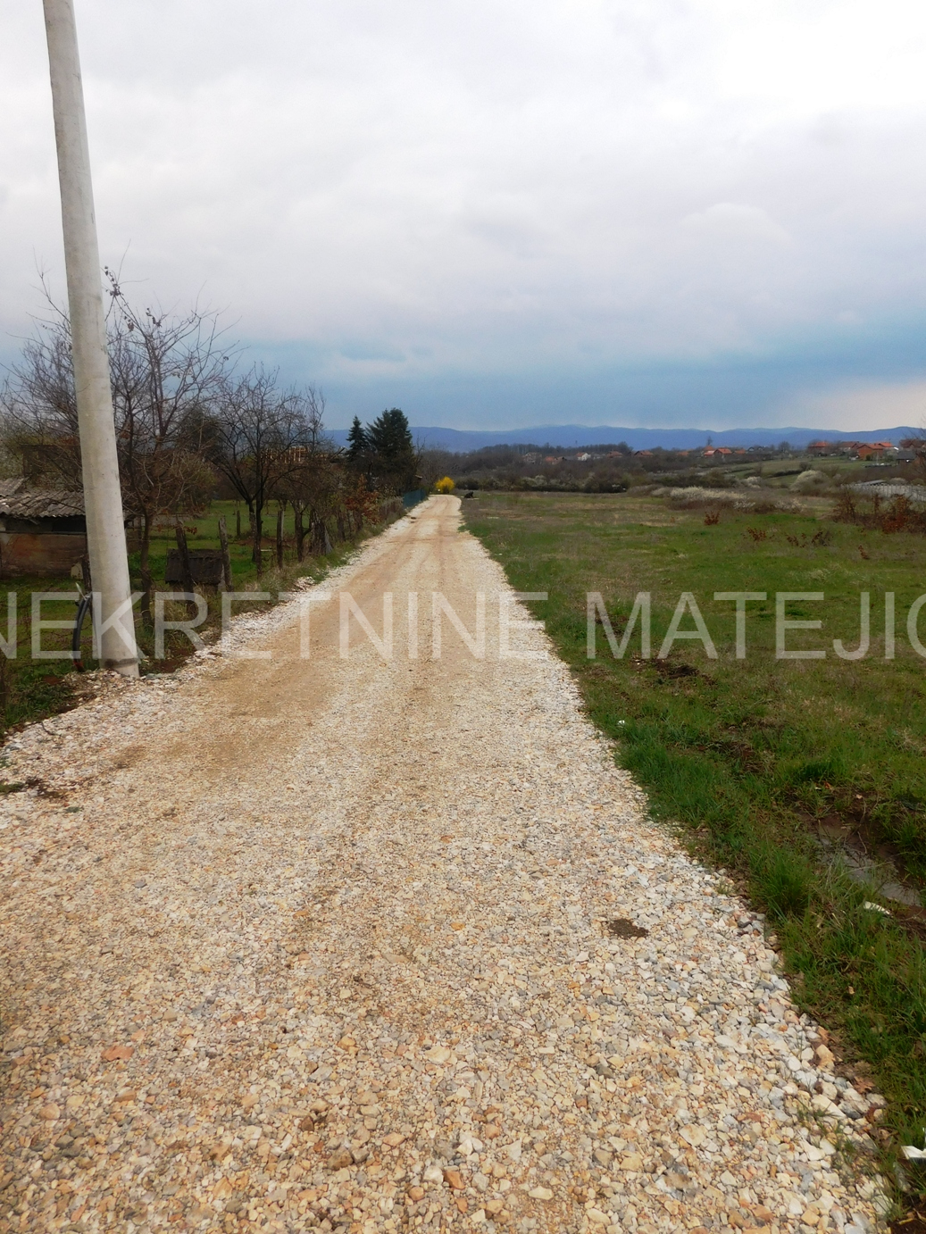 GRAĐEVINSKI PLAC 9 ARI KOD HOTELA ŠUMARICE, STRUJA, VODA–39.000 E