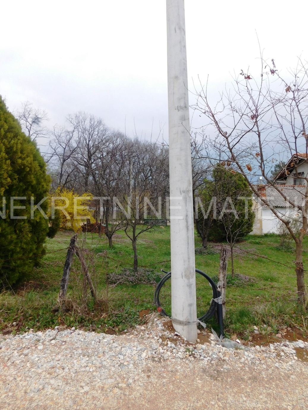 GRAĐEVINSKI PLAC 9 ARI KOD HOTELA ŠUMARICE, STRUJA, VODA–39.000 E