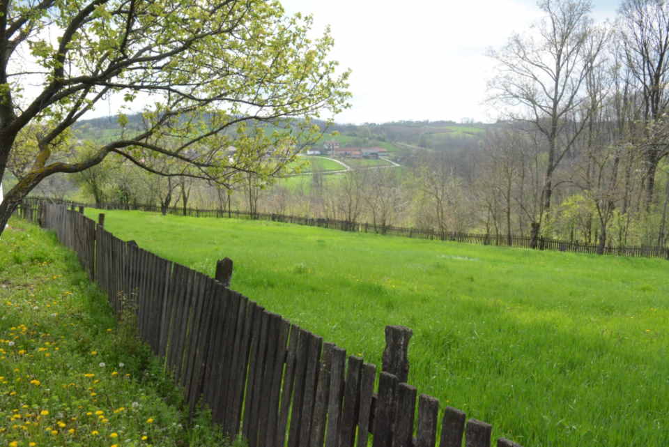 Seoska kuca na 97 ari placa u selu Kožuar, Ub