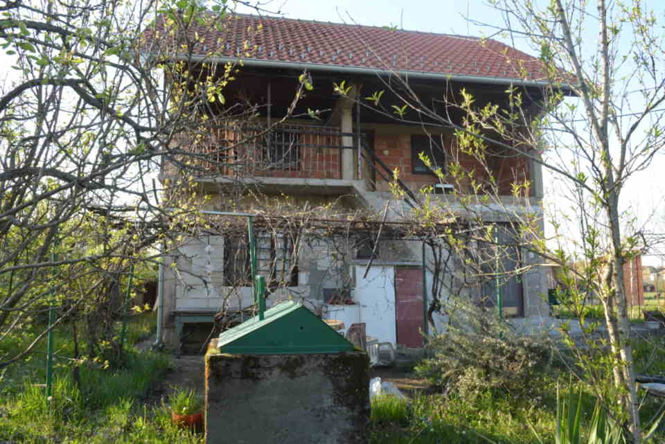 Seoska kuca na 8,6 ari placa na Ubu, Stublenica