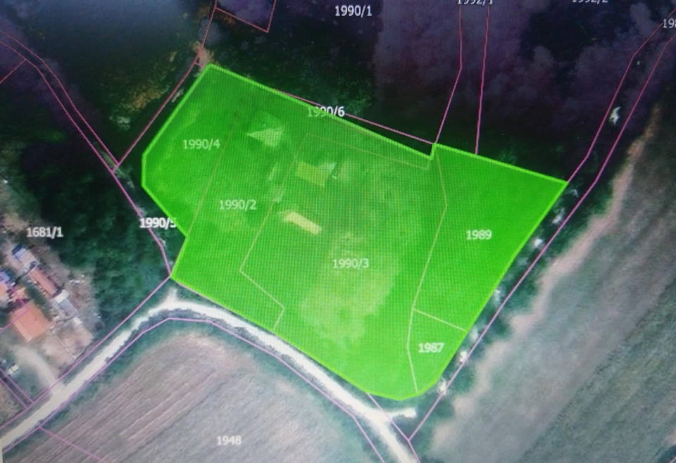 Seoska kuca sa pomocnim objektima u selu Tulari kraj Uba