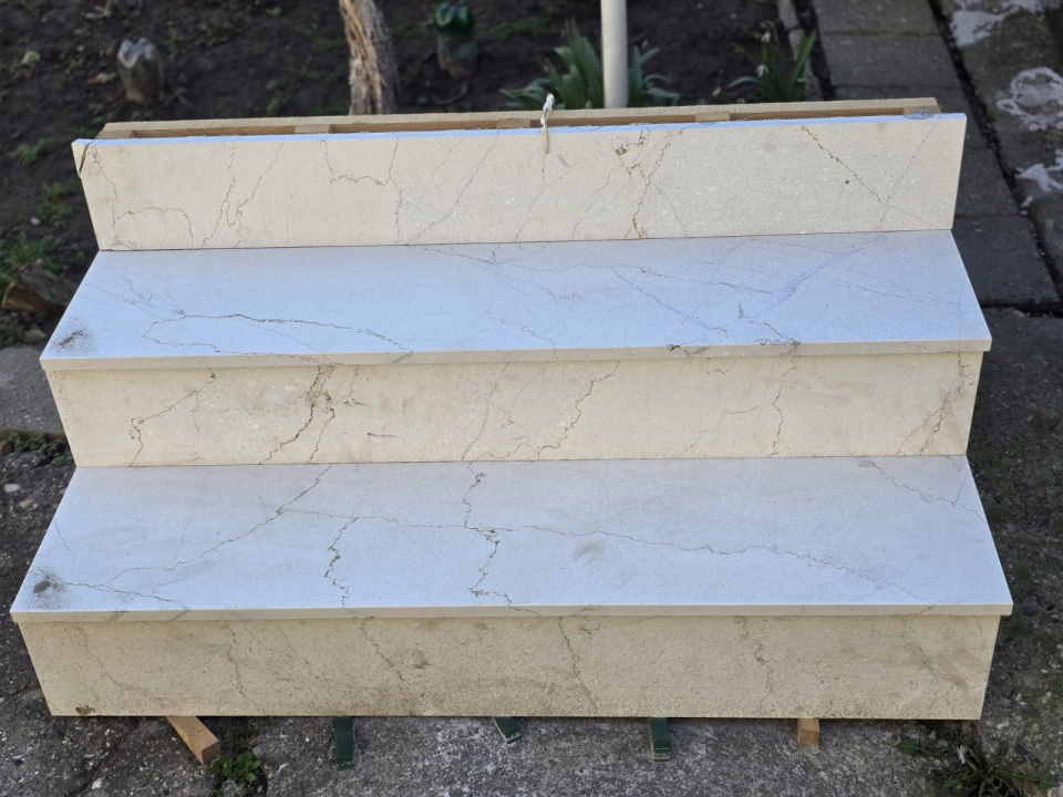 AKCIJA mermernih stepenica VEC OD 30 € m2