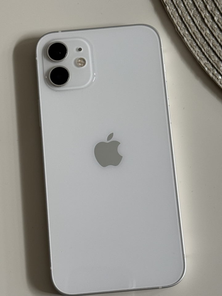 Iphone 12, white, 64gb Polovan u odlicnom stanju