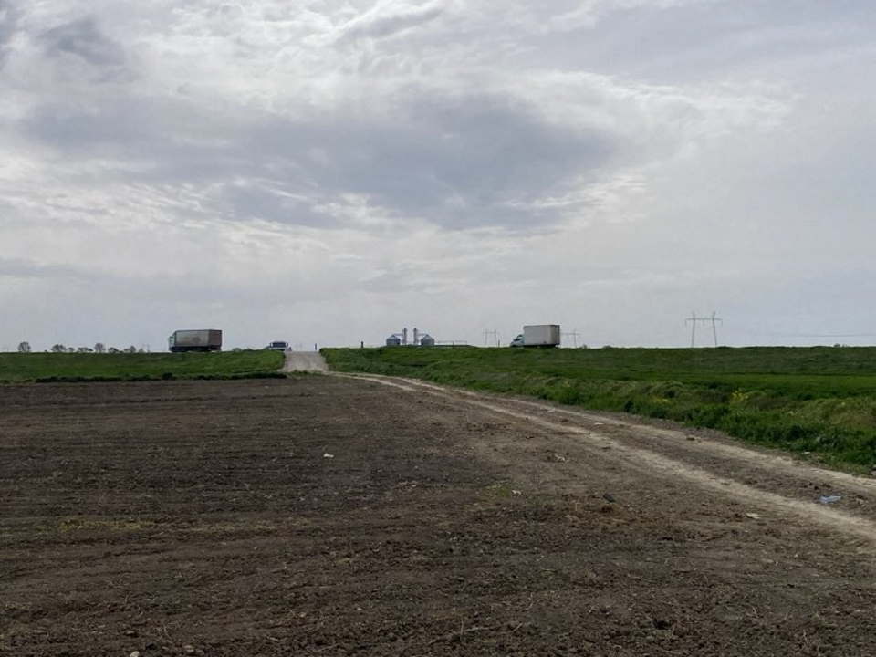 Poljoprivredno zemljiste 100m od puta NS ZR