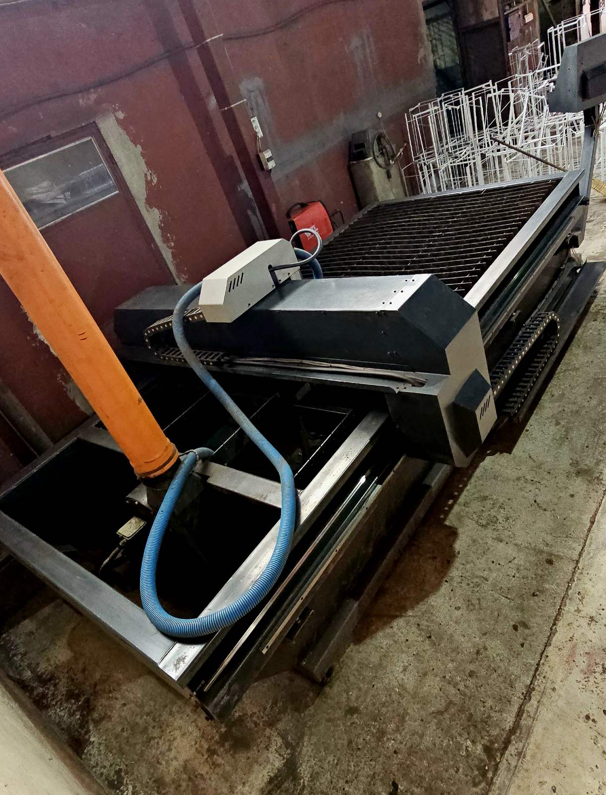 Cnc plazma sa hiper glavom+sistem odimljavanj+izvod za ruter