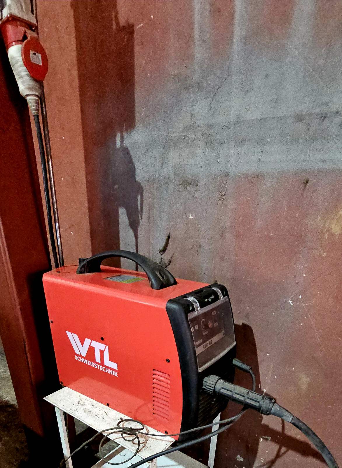 Cnc plazma sa hiper glavom+sistem odimljavanj+izvod za ruter