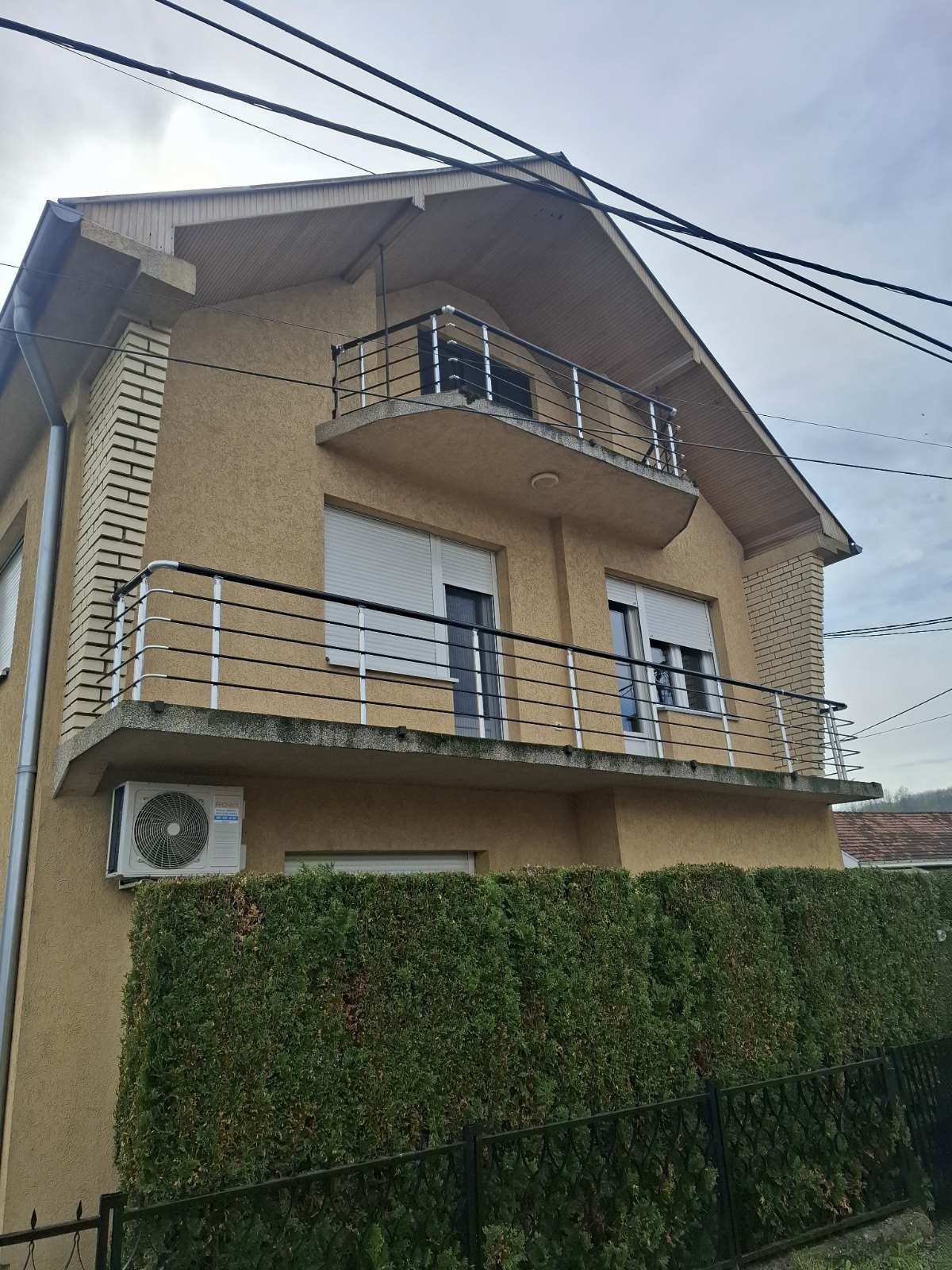 Izrada i ugradnja aluminijumskih ograda i kapija