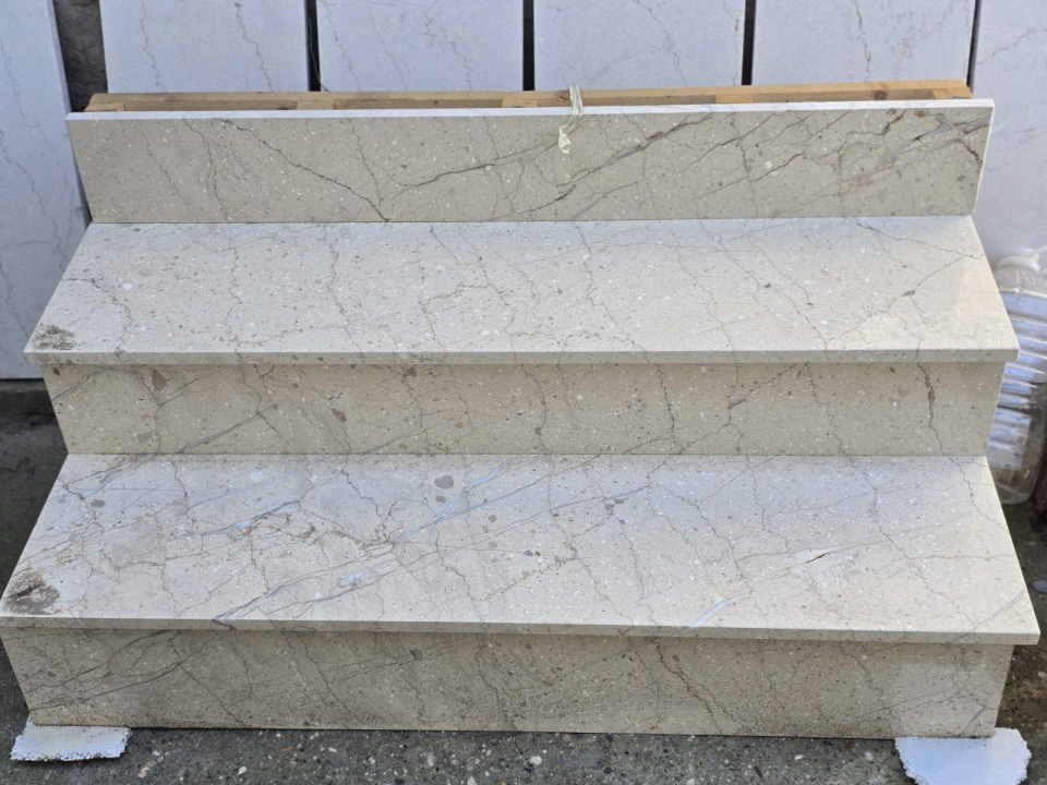 AKCIJA mermernih stepenica VEĆ OD 30 € m2