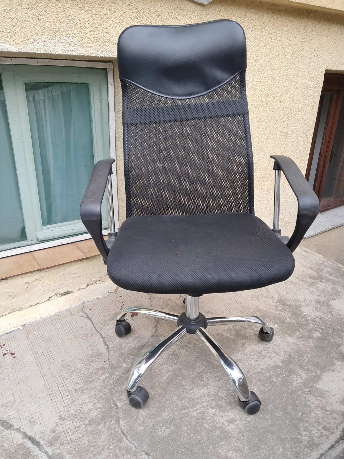 kancelarijska stolica