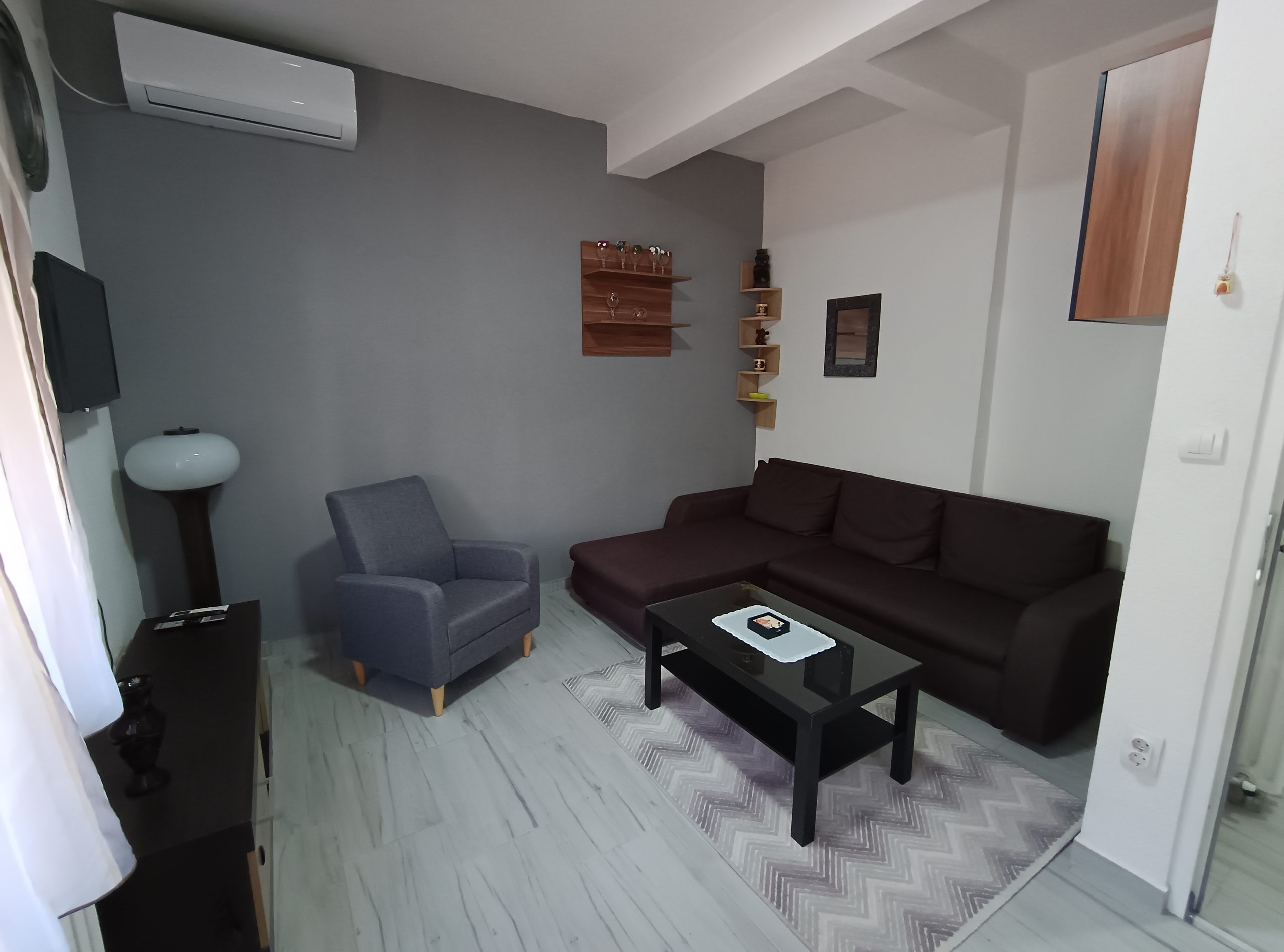 Dvosoban stan ul.Mihajla Iveše 5