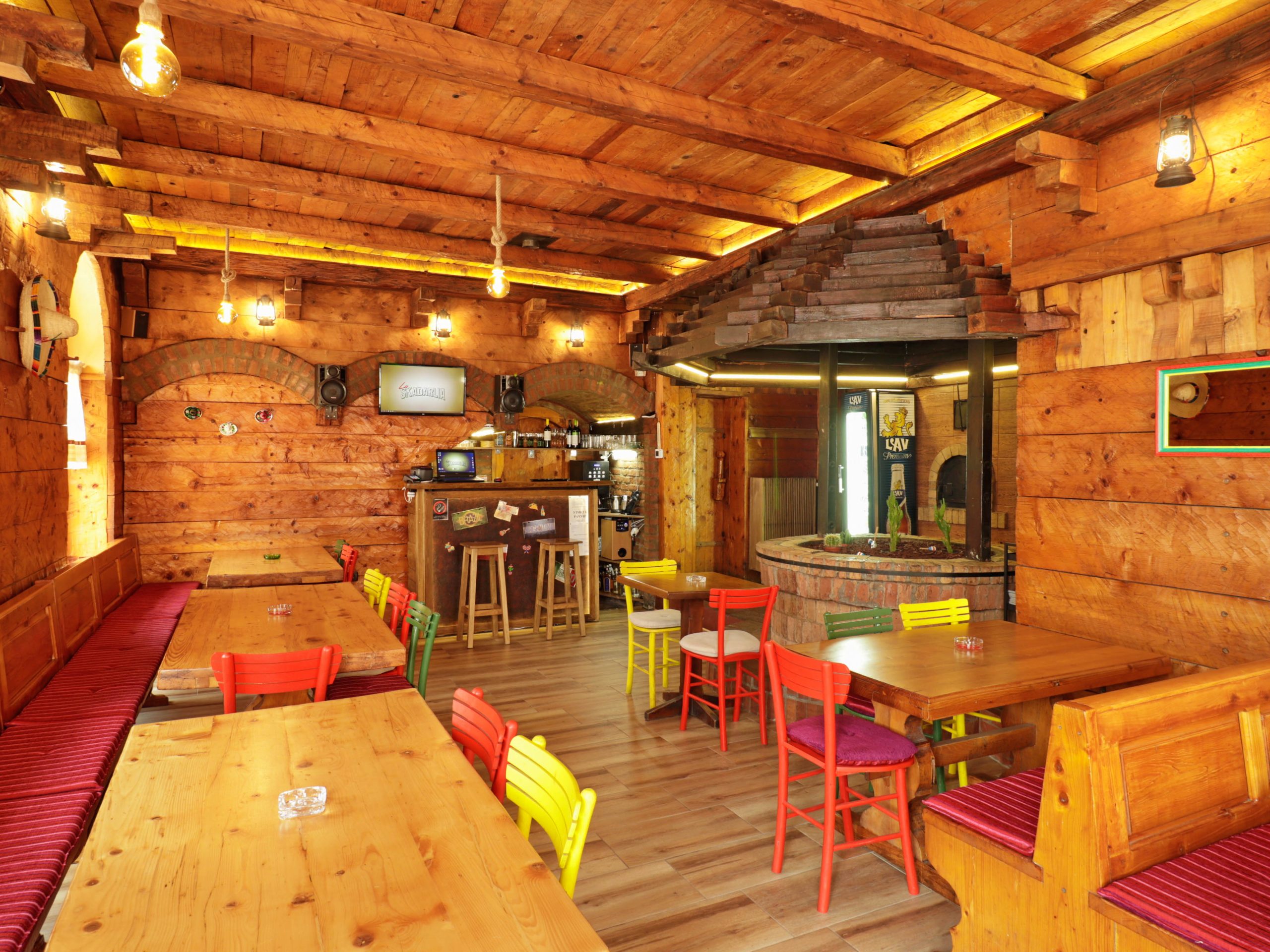 Kompletno opremljen i renoviran ugostiteljski objekat