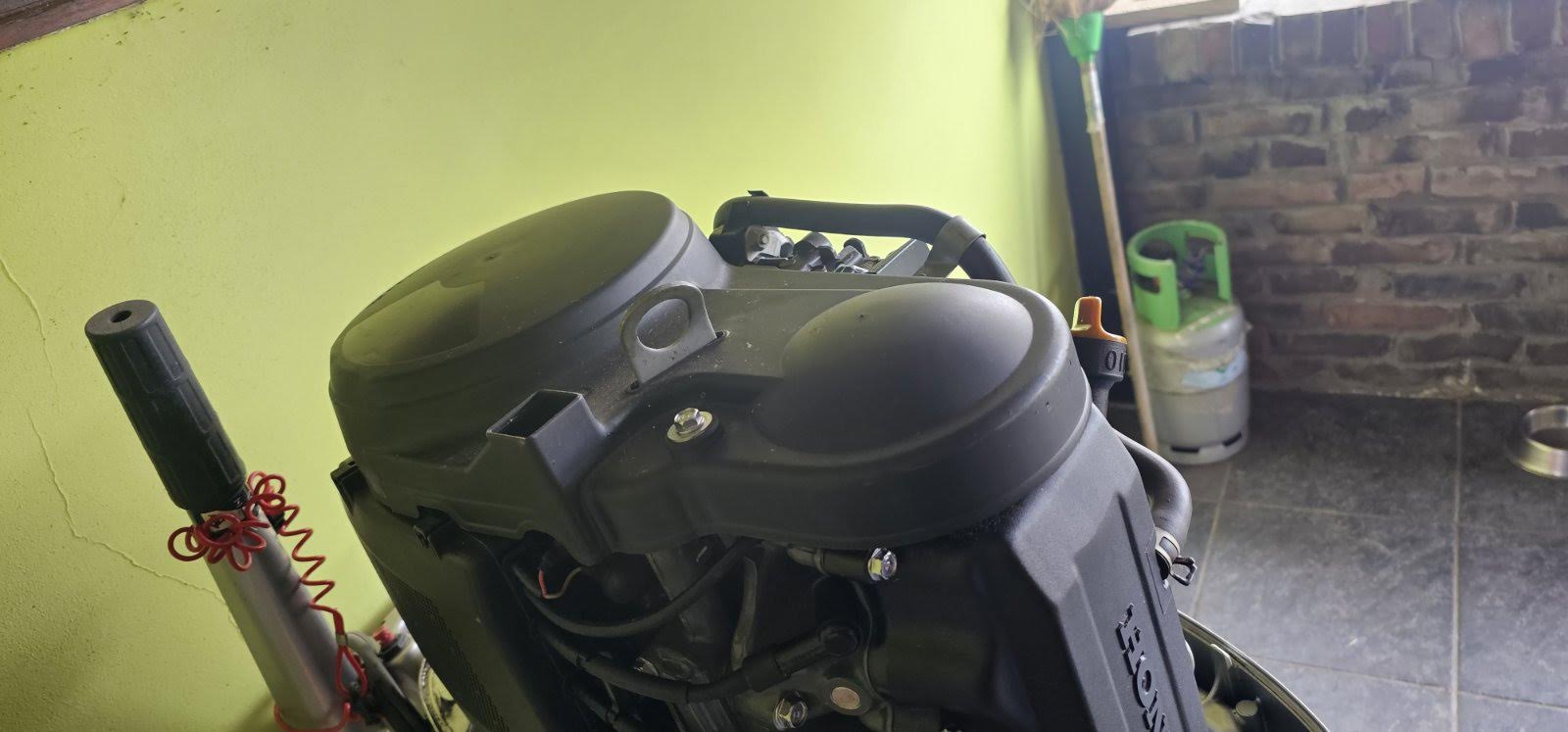 Motor za gliser Honda
