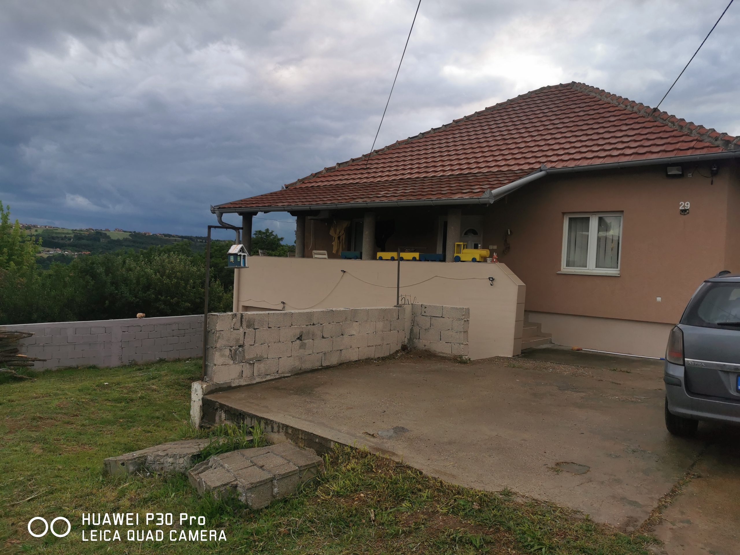 Kuca 220 kvadrata nove gradnje zavrsena cela