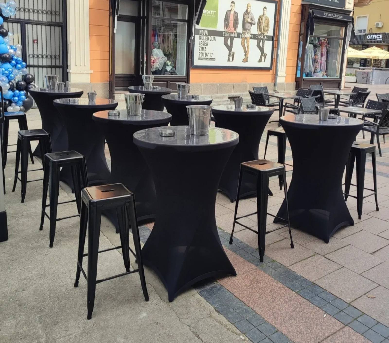 Iznajmljivanje barskih stolova i paviljona Subotica