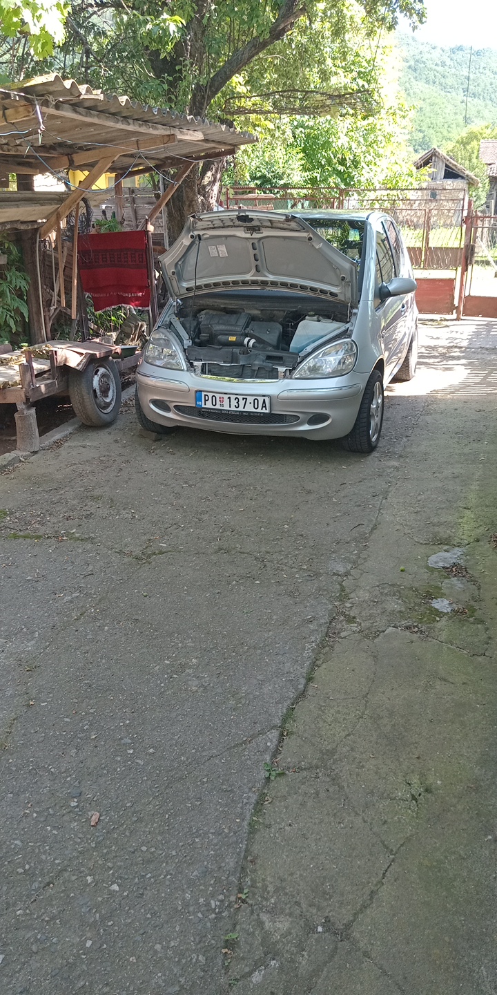 Mercedes A160…2002 god.registrovan do 08.01.20026.u dobrom stanju.za sve info.na telefon 0612573042.Miroslav
