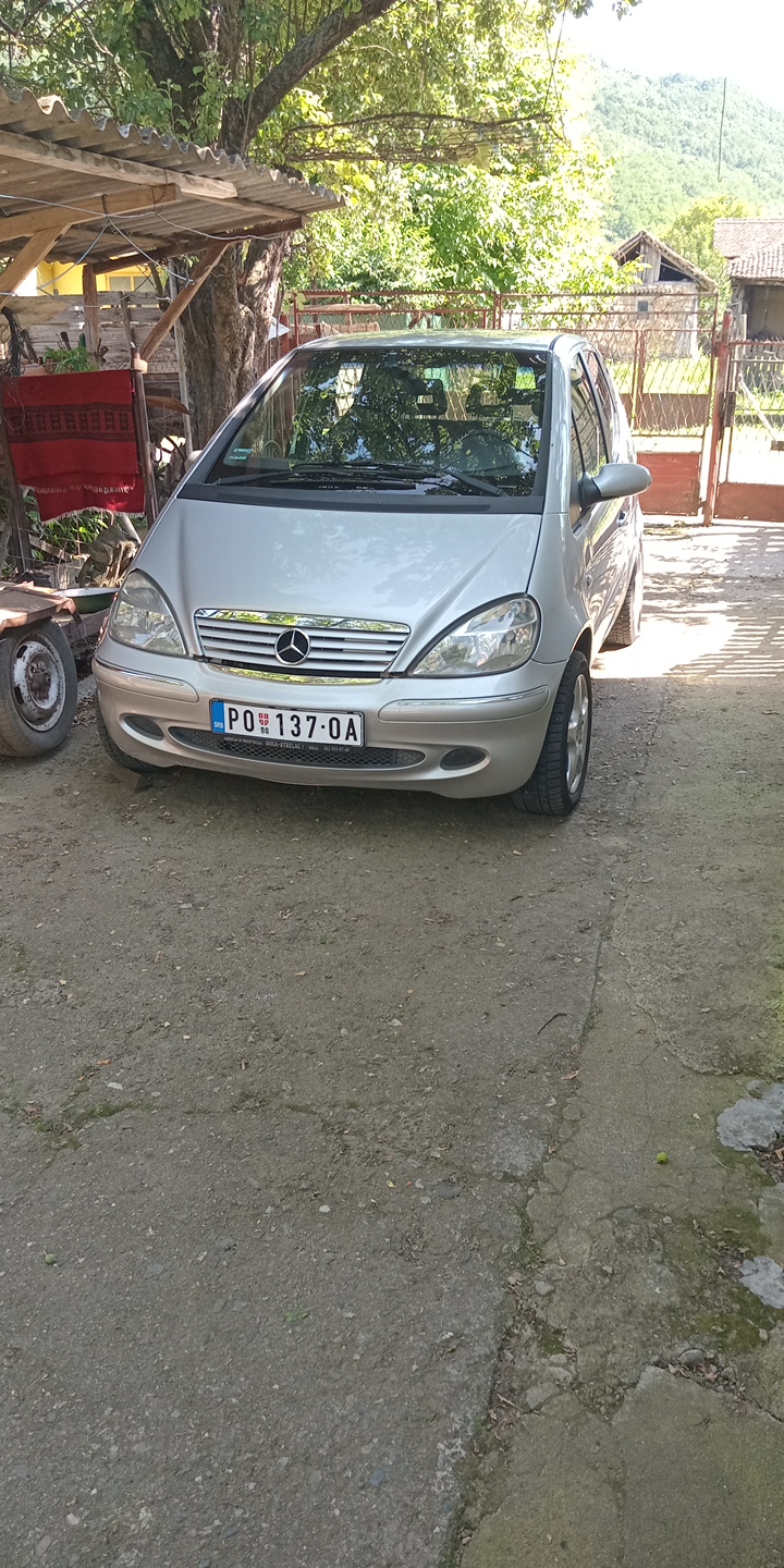 Mercedes A160…2002 god.registrovan do 08.01.20026.u dobrom stanju.za sve info.na telefon 0612573042.Miroslav