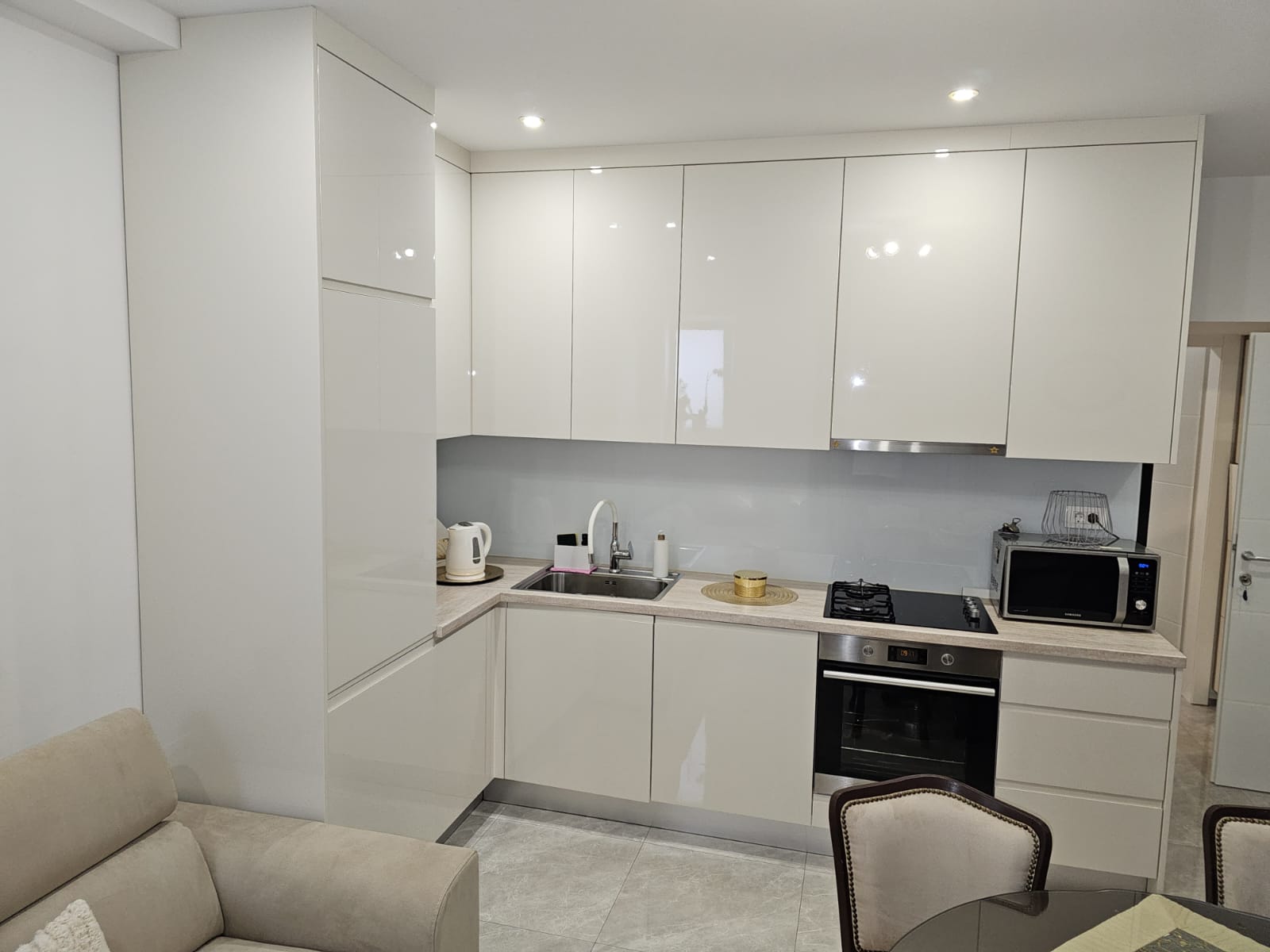 Izdaje se apartman u centru stobreca-hrvatska