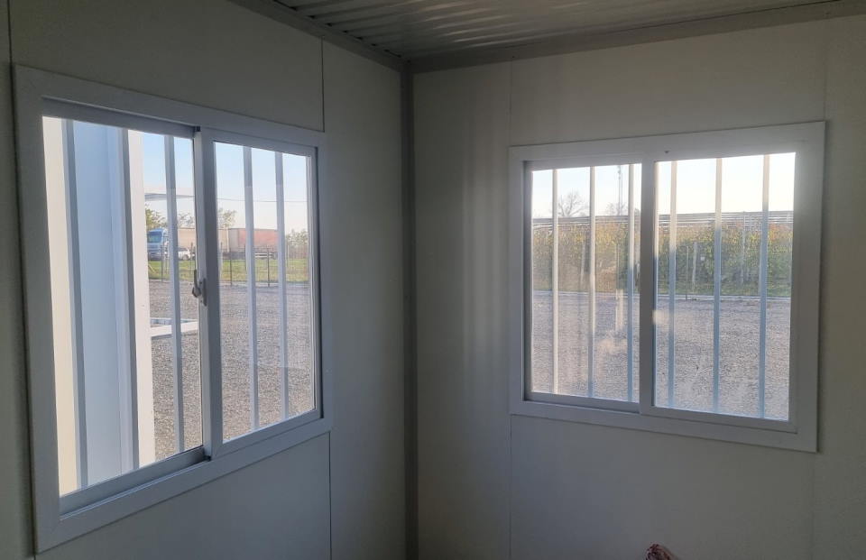 Prodaja kontejnera 6m×2,4m