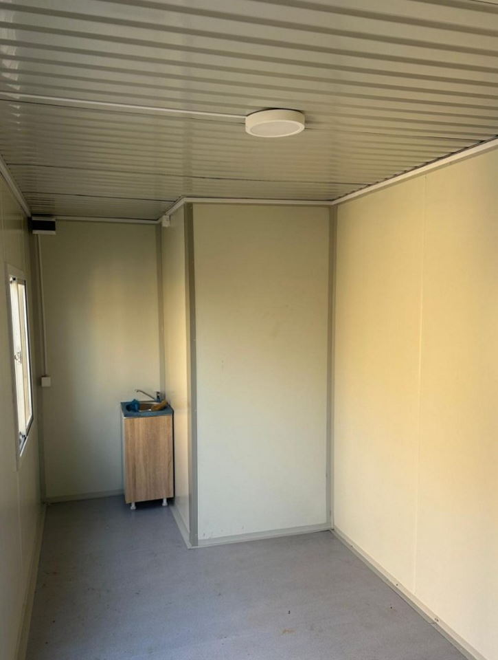 Prodaja kontejnera 6m×2,4m