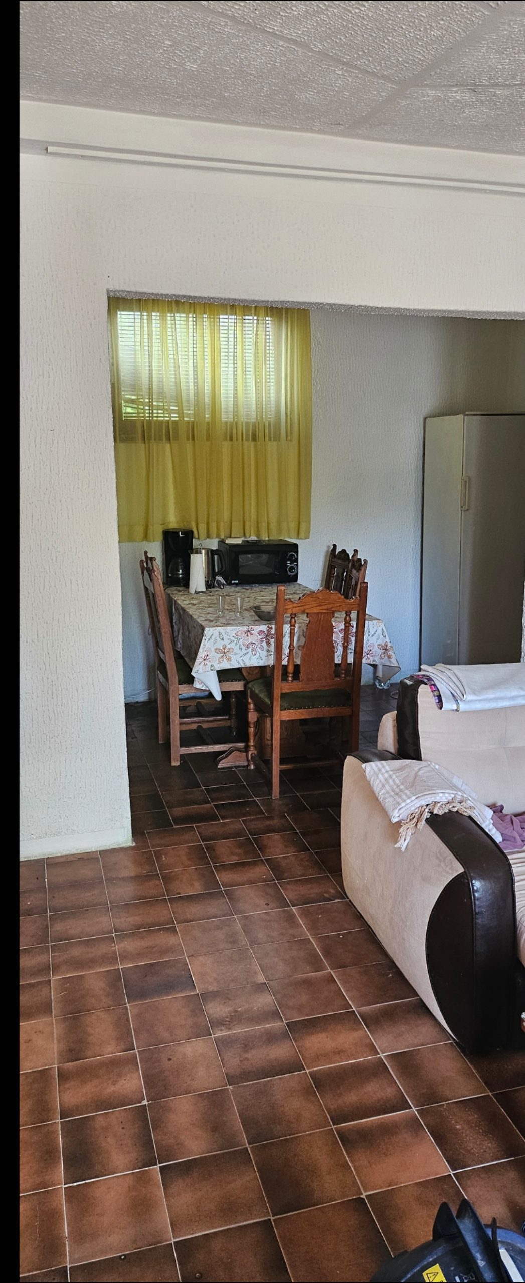 Izdajem kucu za radnike u Cvetojevcu.