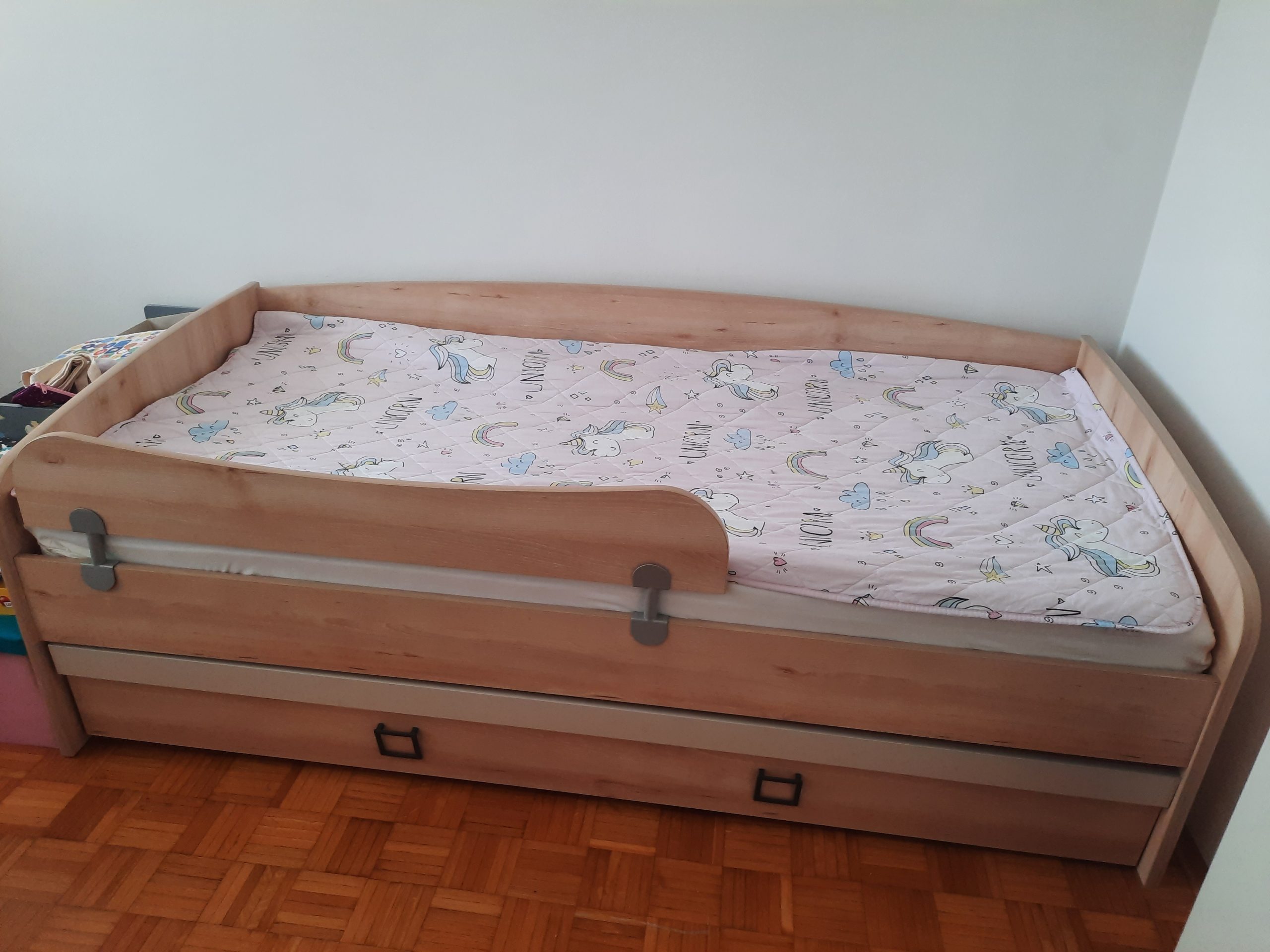 Prodajem deciji krevet “Jela Jagodina”
