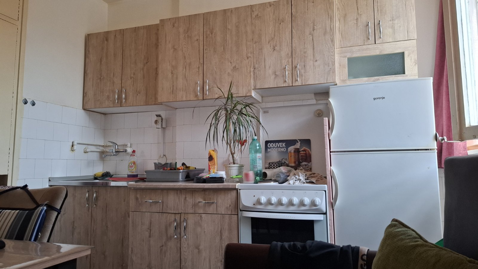 Izdajemo stan kod Medicinskog fakulteta