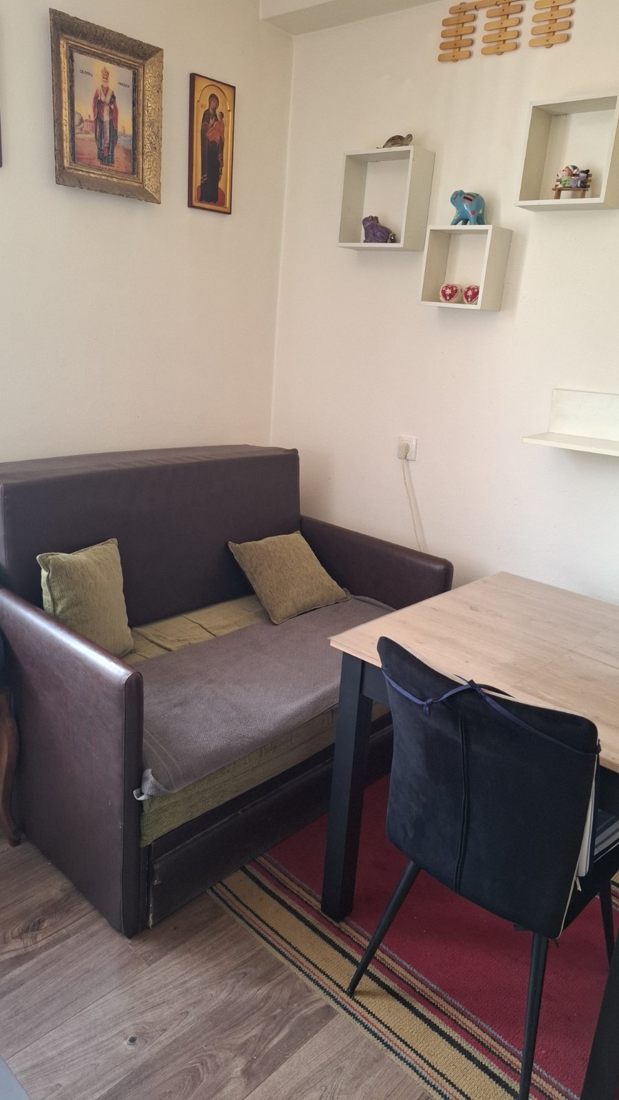 Izdajemo stan kod Medicinskog fakulteta