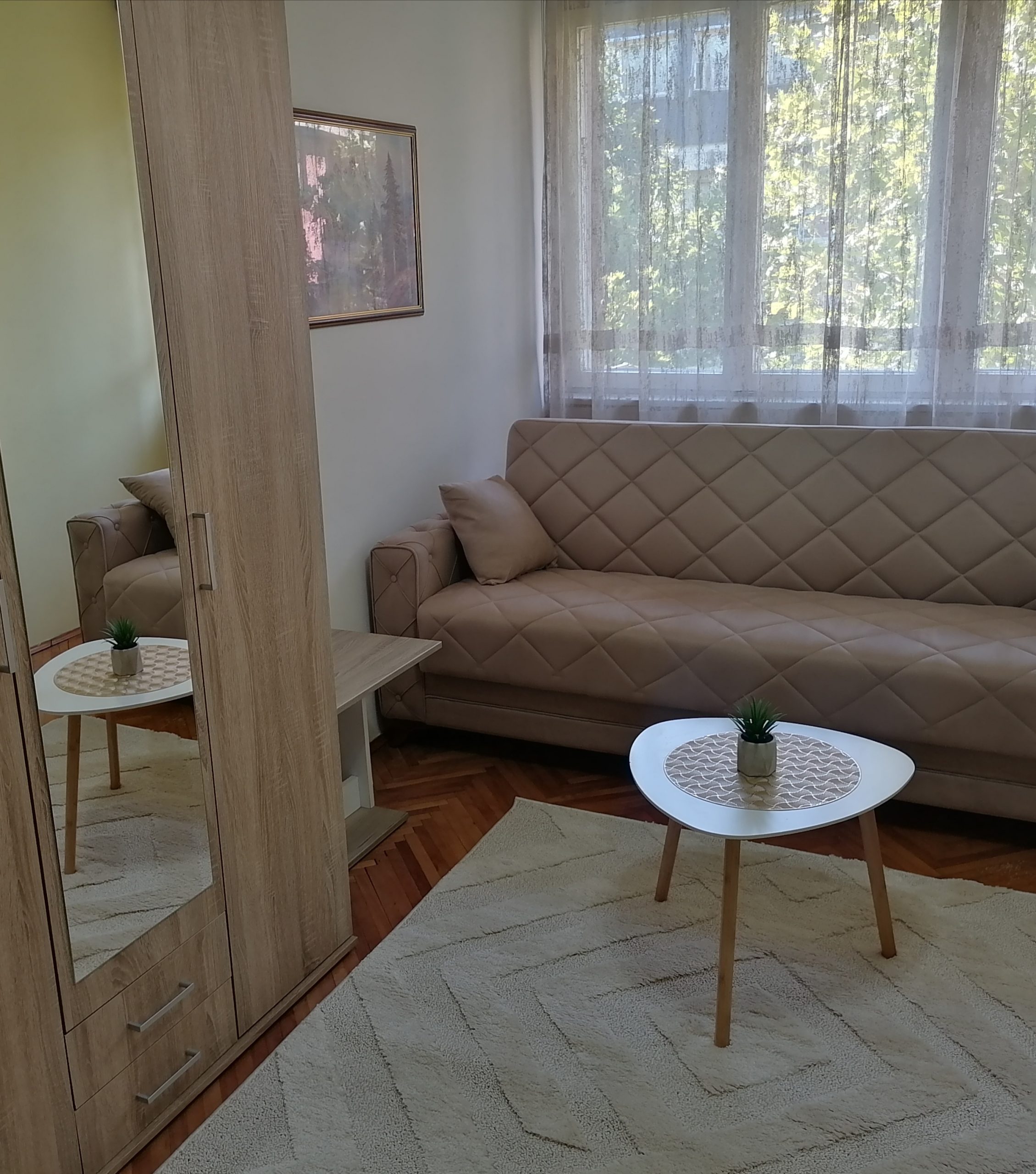 Izdajem jednosoban stan na Bubnju