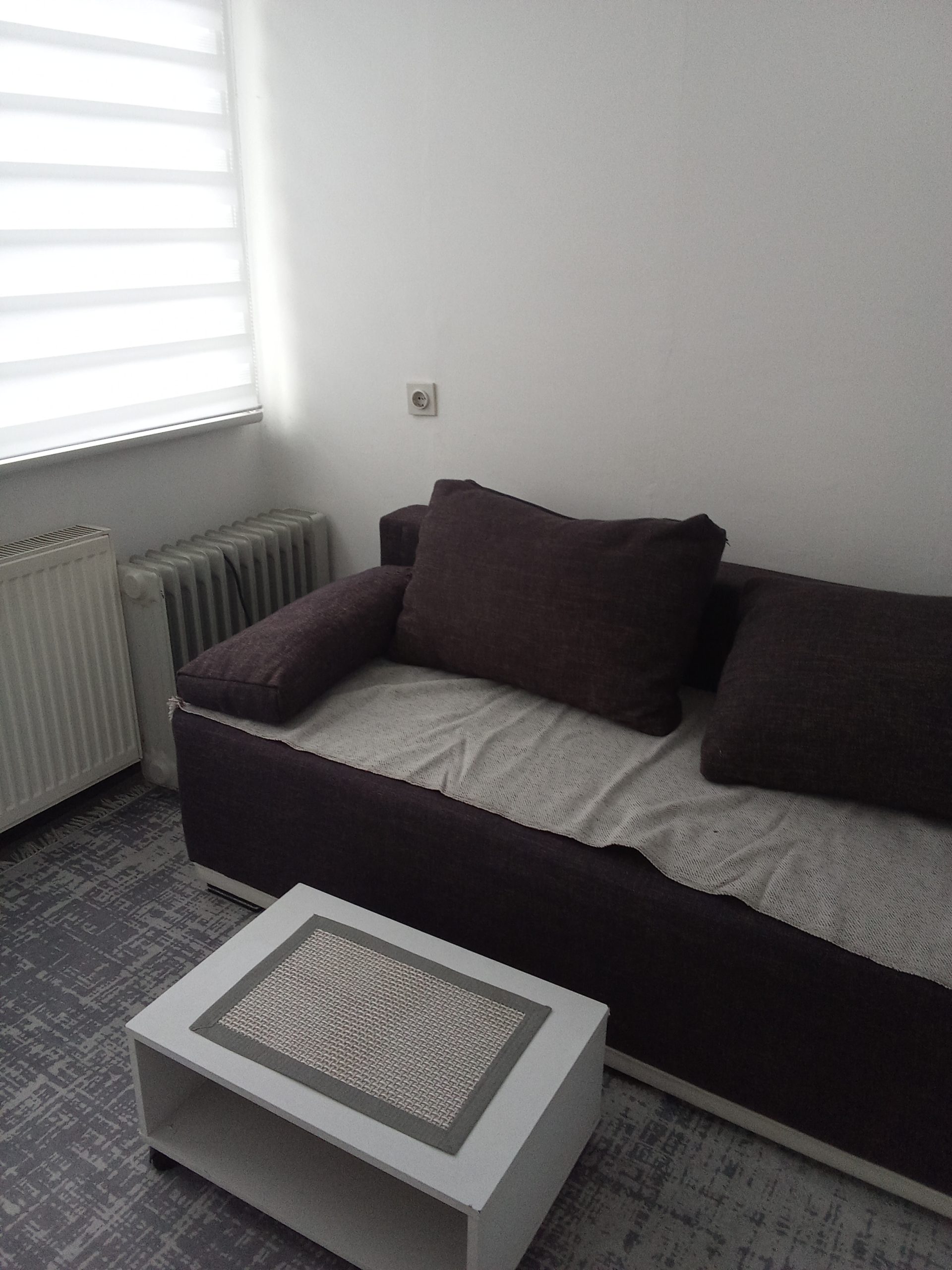 Izdajemo stan kod Medicinskog fakulteta