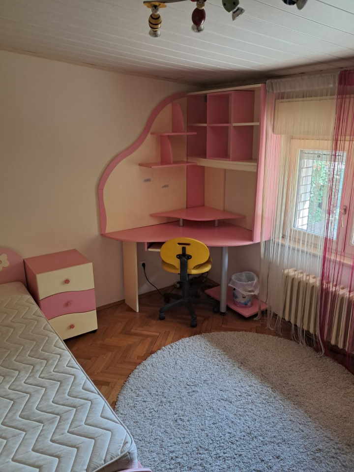 Izdajem sobu na Bežanijskoj Kosi, Novi Beograd