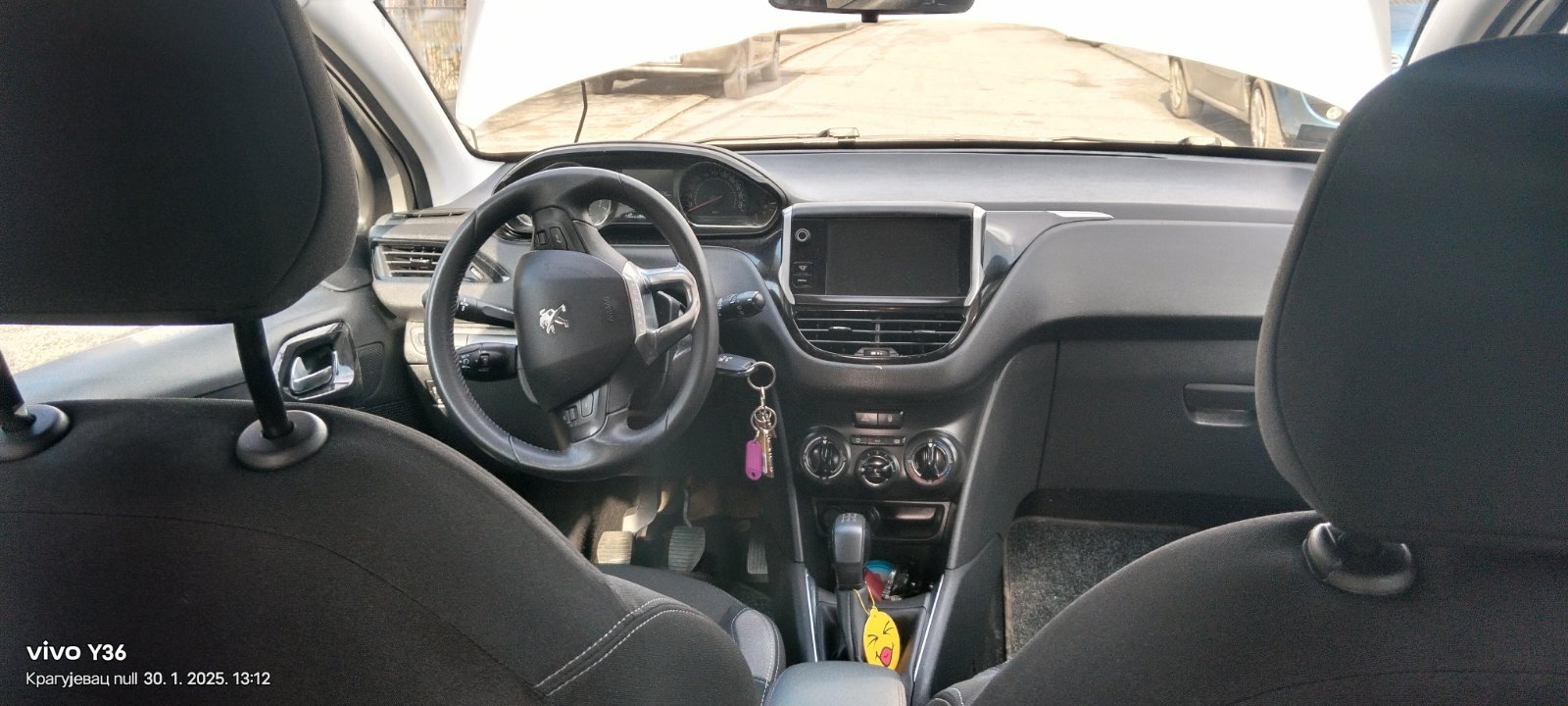 Peugeot 208 2013 god.