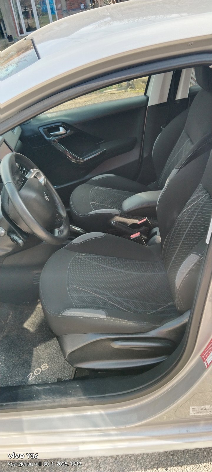 Peugeot 208 2013 god.