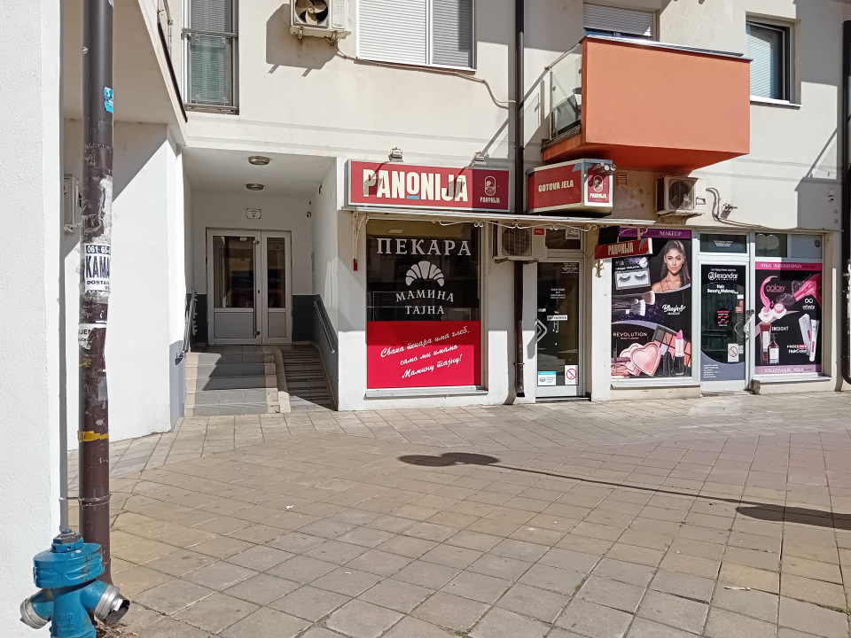 Izdajem opremljen lokal u Inđiji od 100m2,
