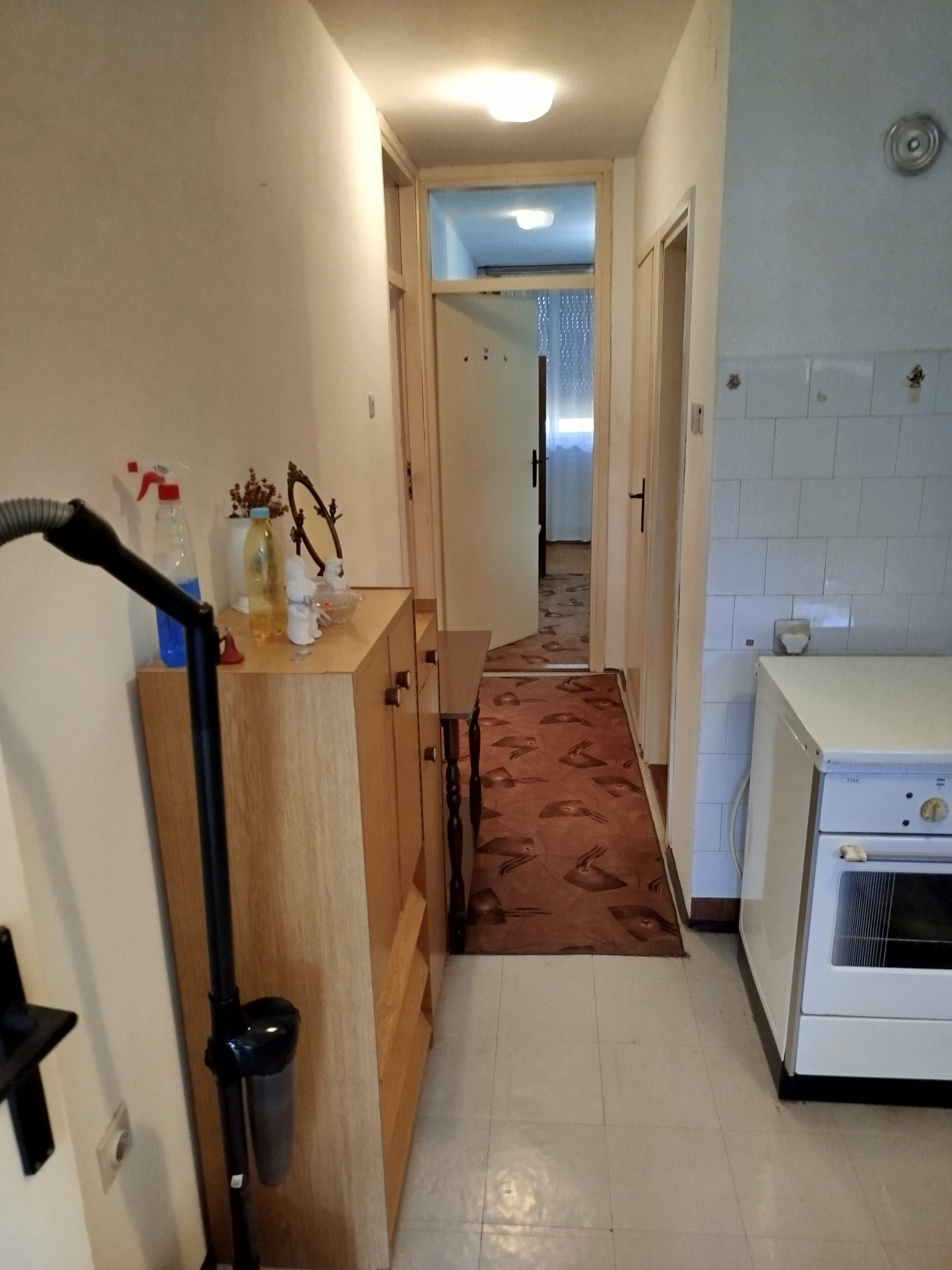 Dvosoban namešten stan u Bagremaru