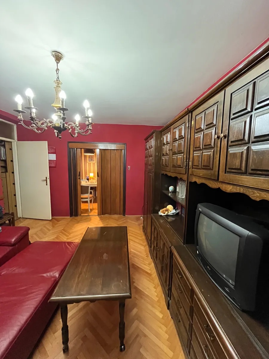 Stan, Grada Sirena, Kragujevac, Centar, 3.0 trosoban, 61 m²