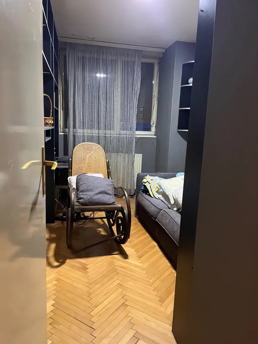 Stan, Grada Sirena, Kragujevac, Centar, 3.0 trosoban, 61 m²