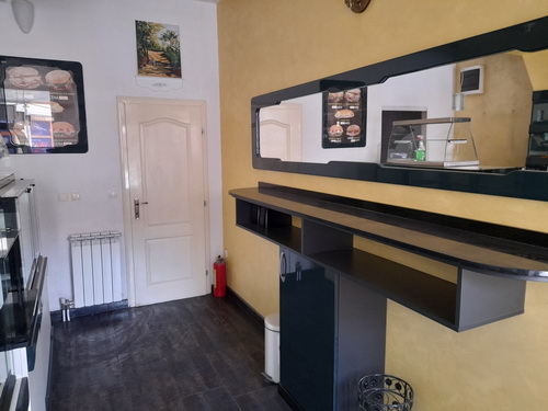 Izdajem opremljen lokal, pekara, proizvodnja kolača, kuhinja