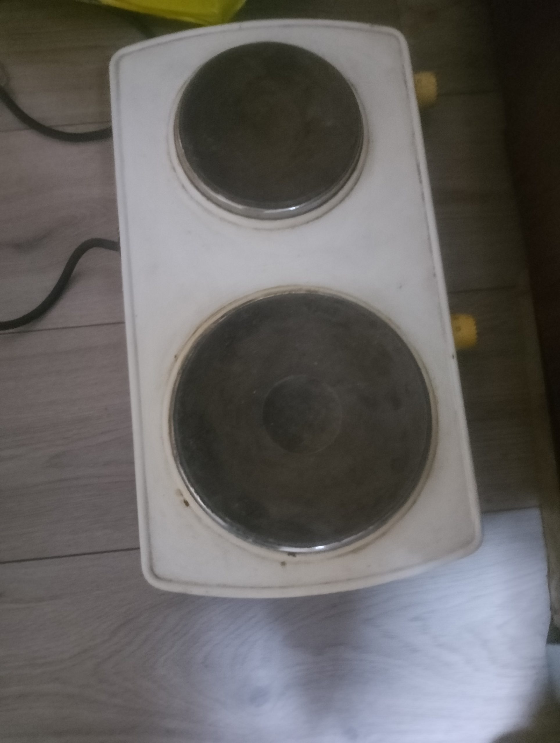 Prodajem rešo sa dve ringle