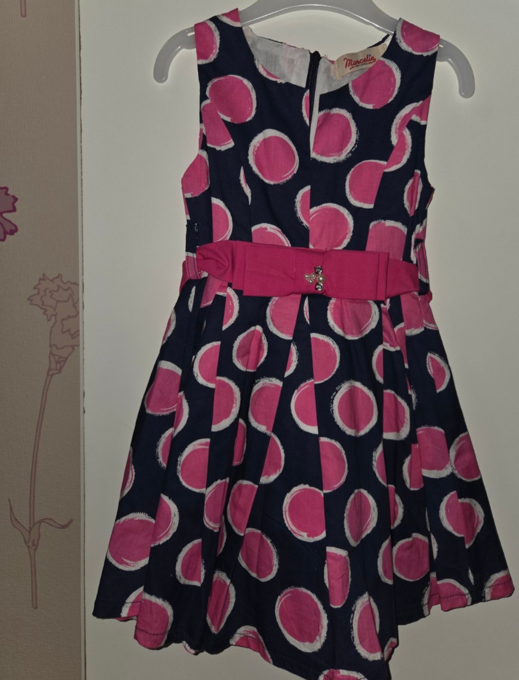 Prodajem haljinicu za devojcice za uzrast od 2 godine