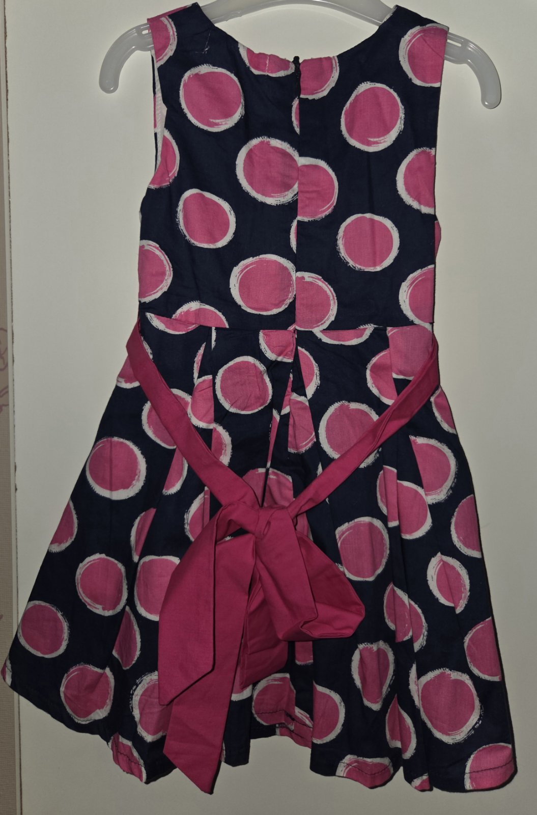 Prodajem haljinicu za devojcice za uzrast od 2 godine