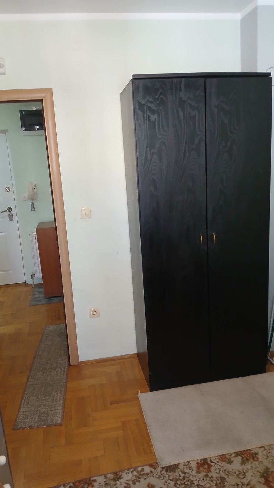 Izdajem namesten stan u Gušićevoj