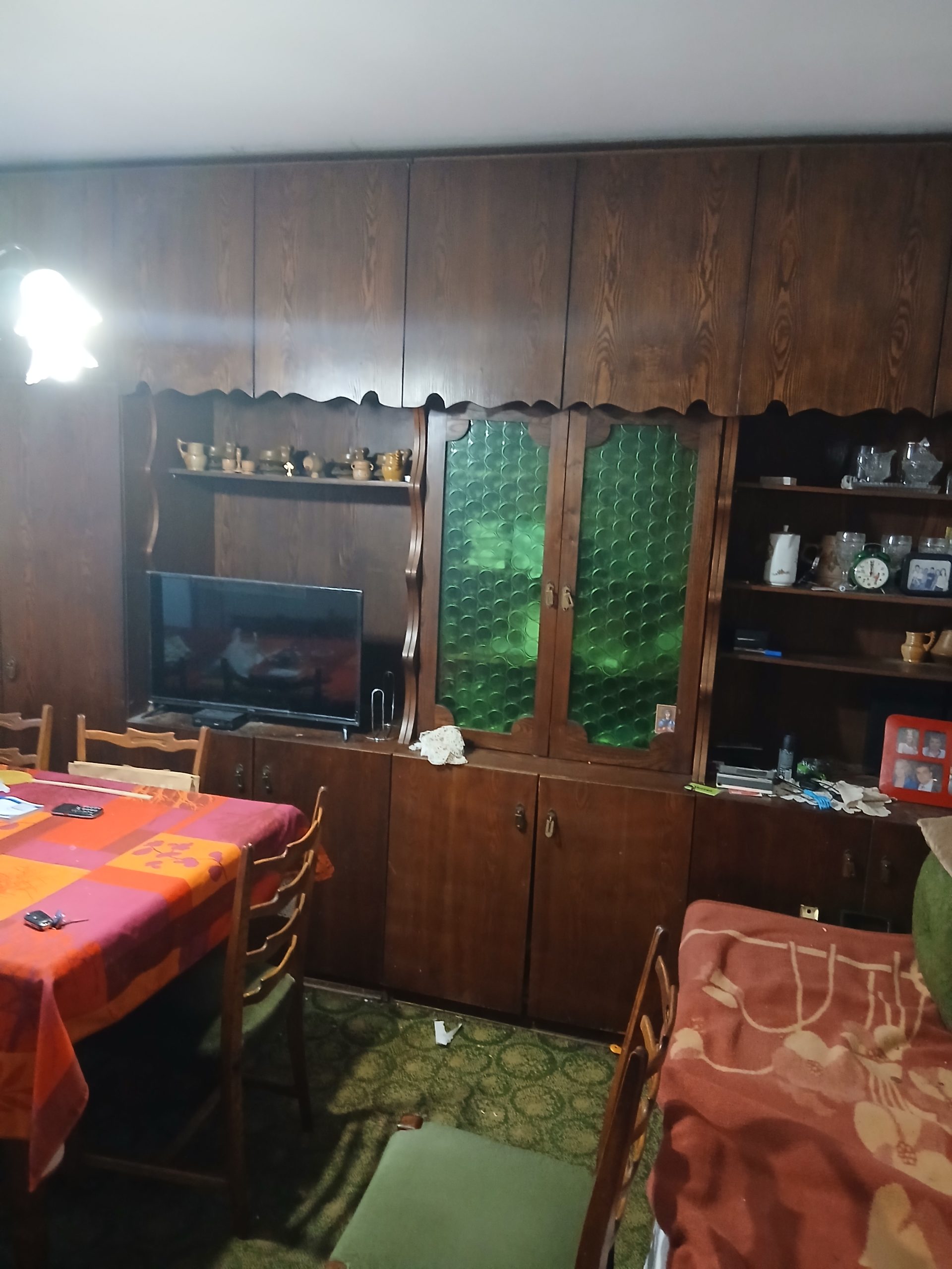 3 regala+kuhinja+TA peć 6 kw