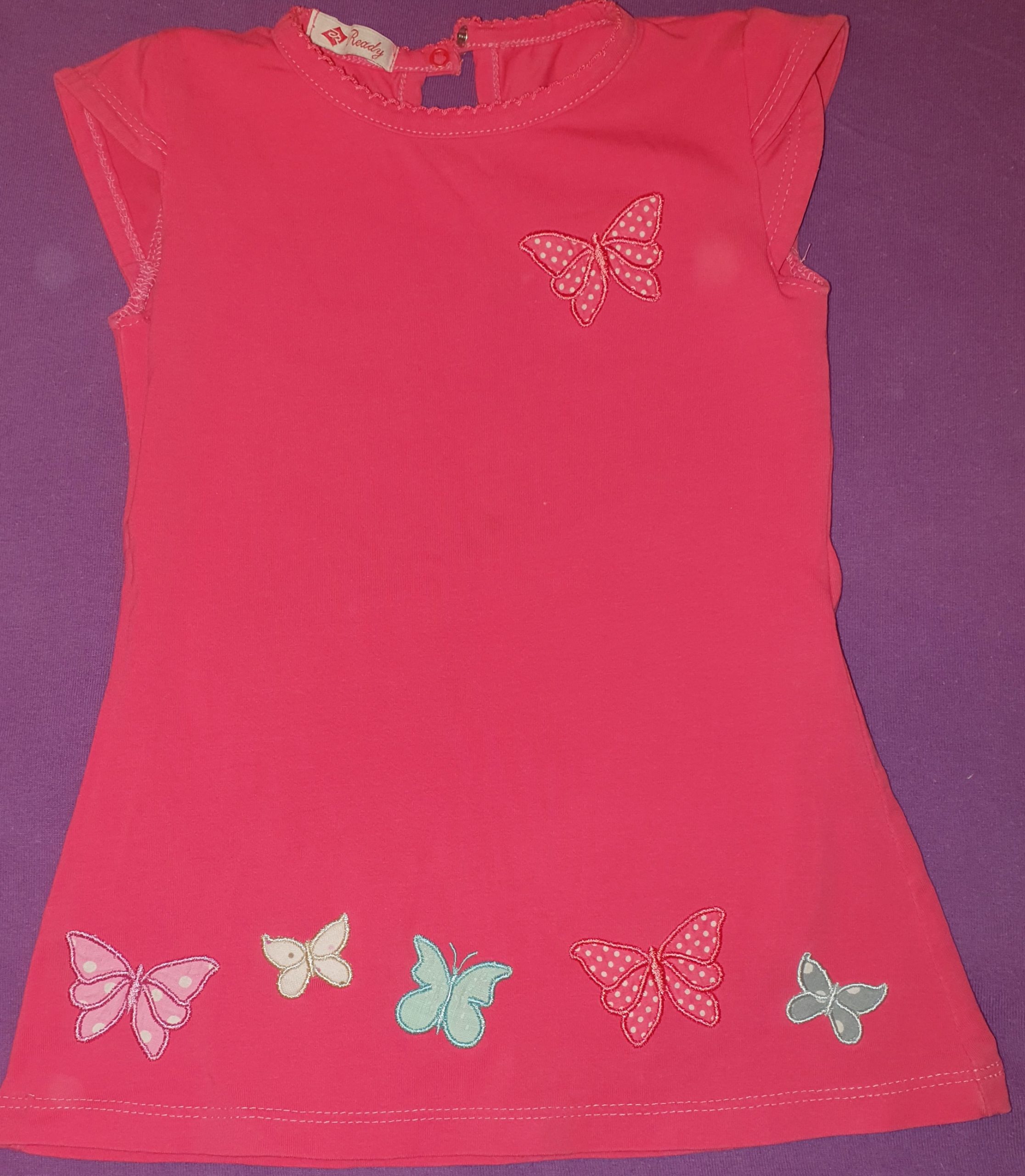 Prodajem haljinicu i kombinezon za devojcice