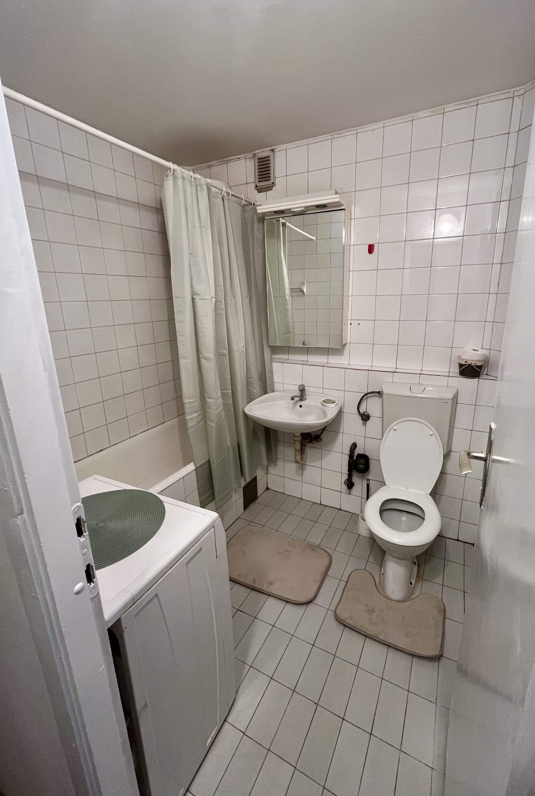 Namešten dvosoban stan u centru