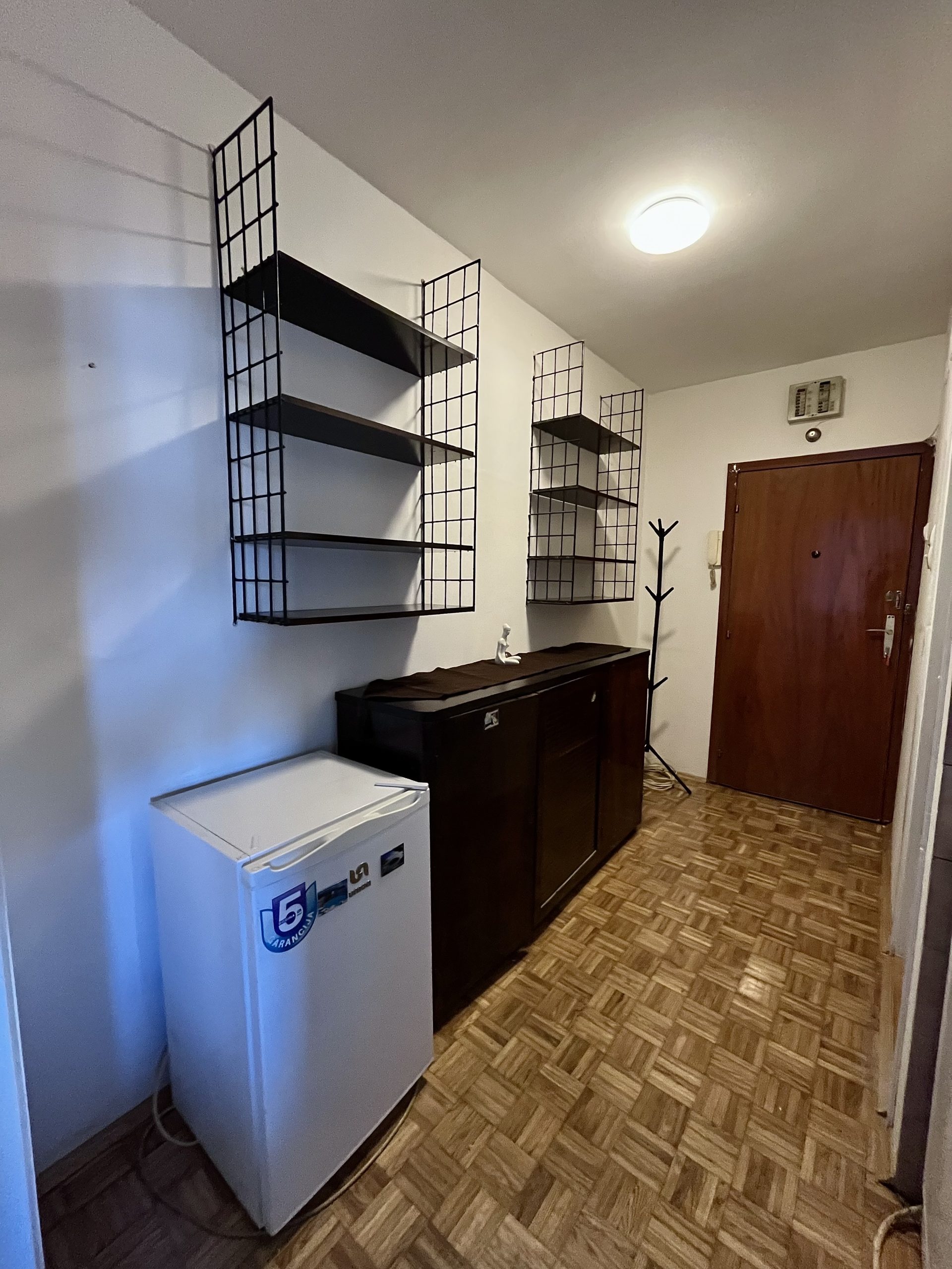 Namešten dvosoban stan u centru